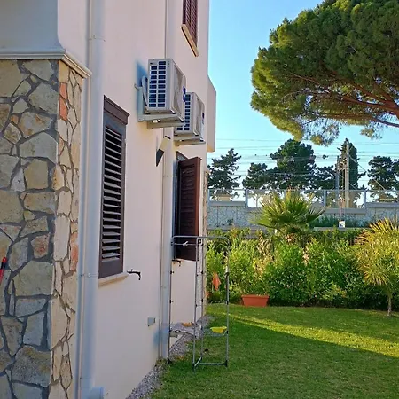 בית נופש I Giardini Del Mare Casa *